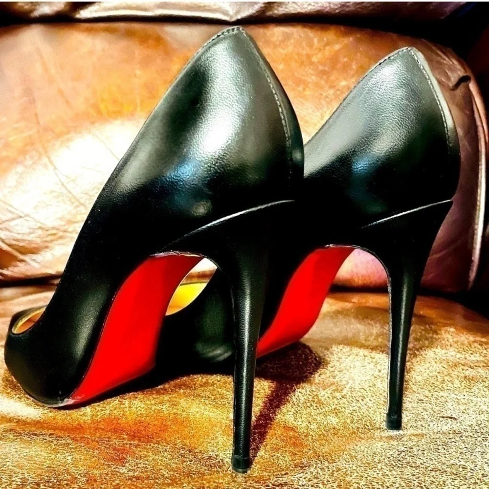 Christian Louboutin Pigalle Follies pumps 100mm Black Napa leather. EU37.5